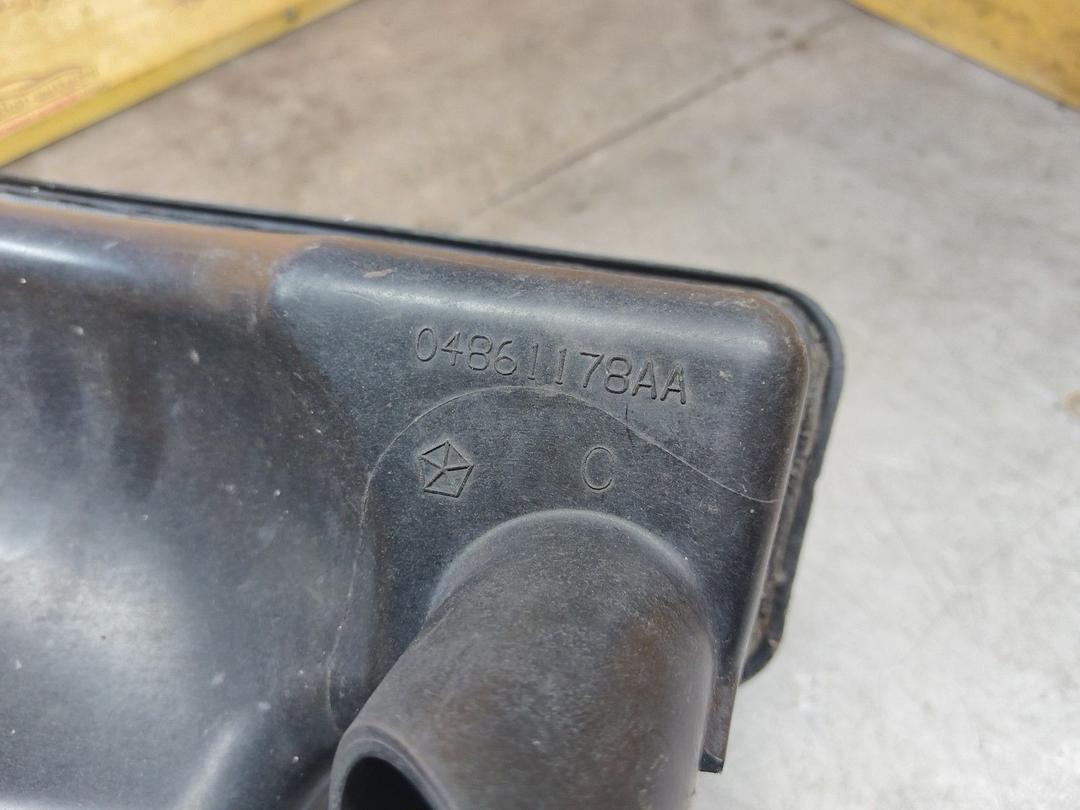 Резонатор воздушного фильтра K62YPH Chrysler Voyager купить в магазине запчастей бу