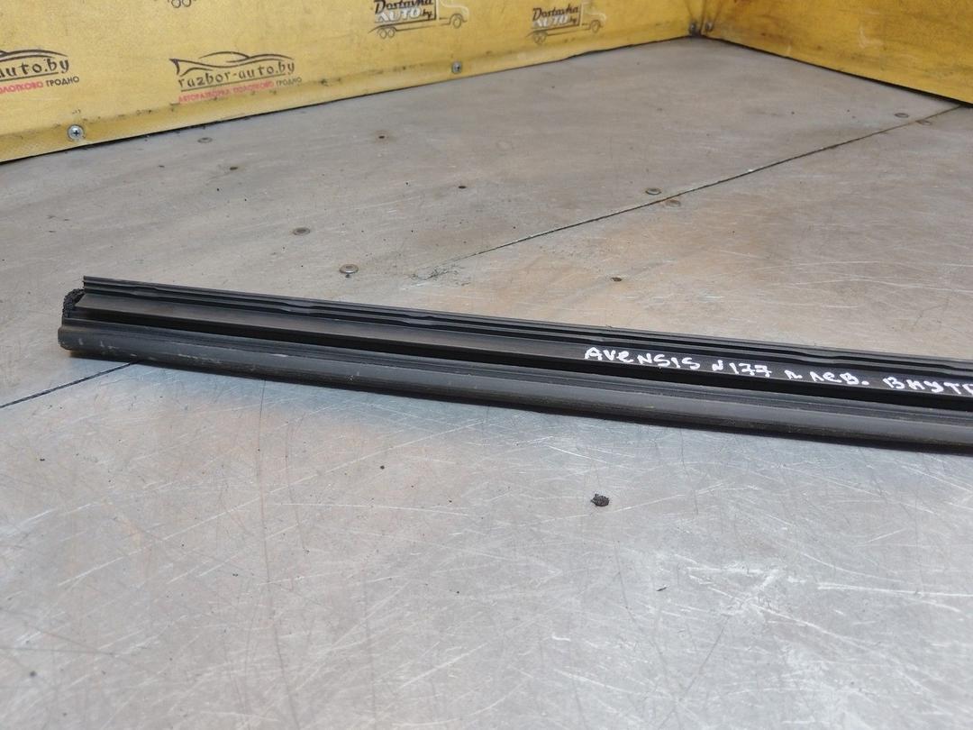 Молдинг стекла двери передней левой внутренний 5SQ9G4 Toyota Avensis купить