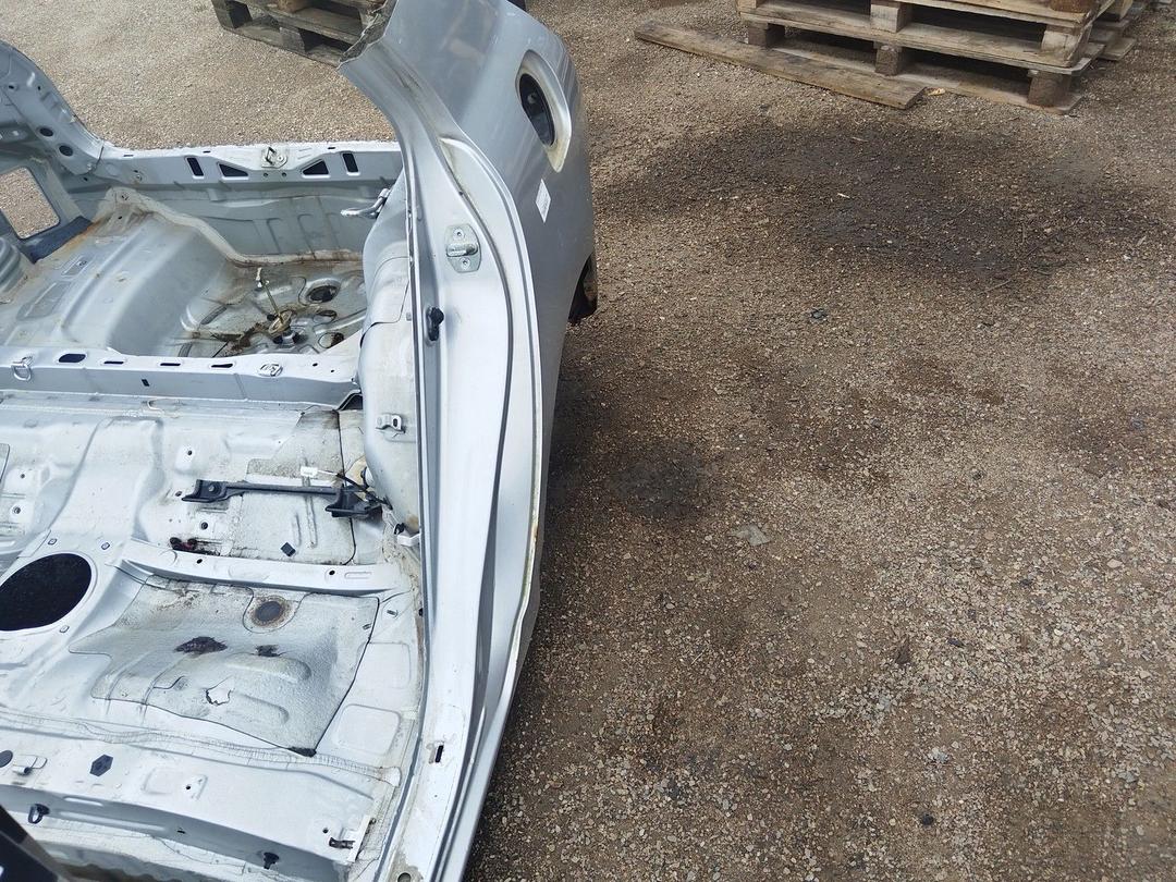 Крыло заднее левое 2O1YB9 Toyota Corolla купить