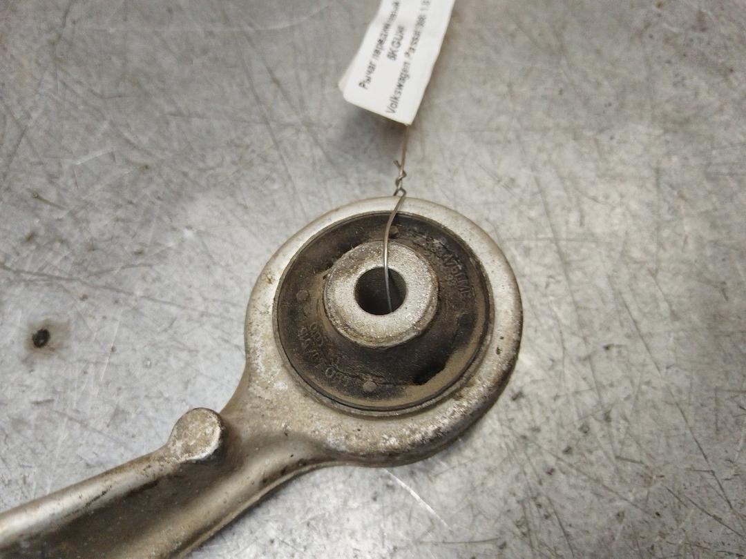 Рычаг передний левый 5KGUHF Volkswagen Passat купить