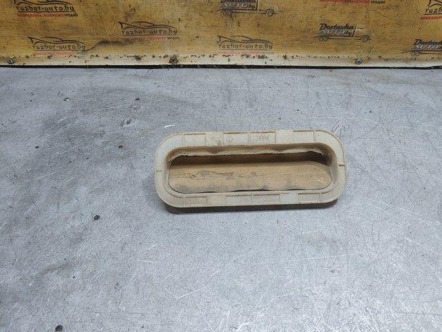 Решетка вентиляции кузова 9IIUB7 Toyota Avensis