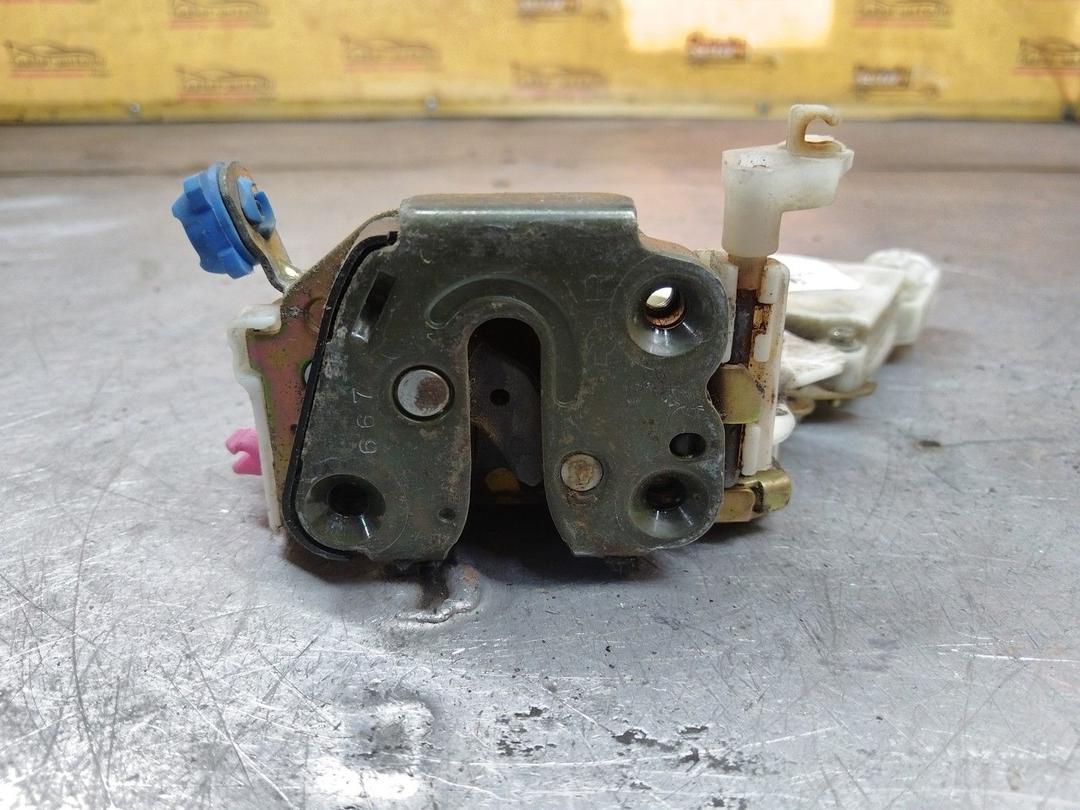 Замок двери передней правой LF3QTX Nissan Almera