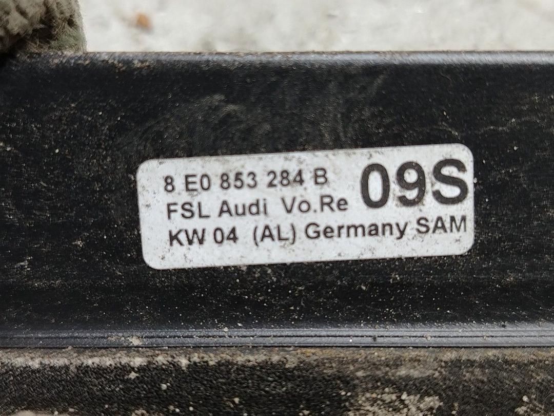 Молдинг стекла двери передней правой наружный 72O4VZ Audi A4 - Фото 7