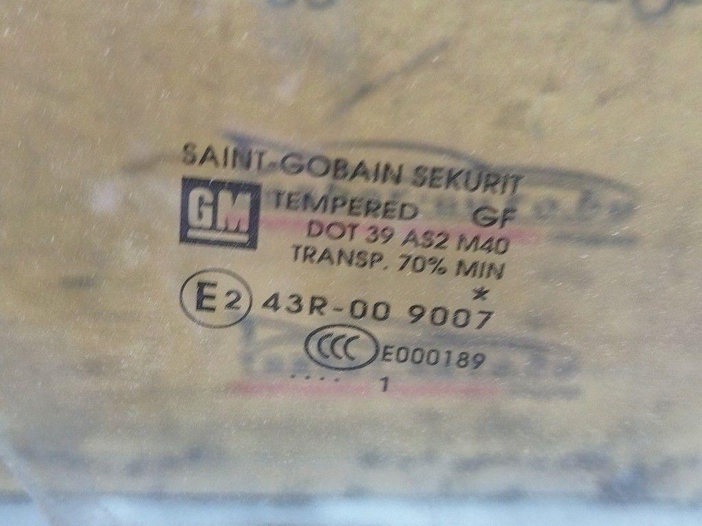 Стекло двери передней правой 6CLNHB Opel Corsa - Фото 2