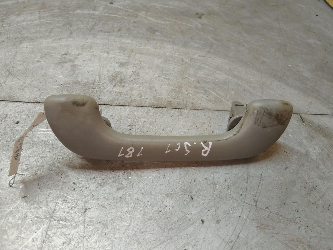 Ручка внутренняя потолочная YC1L6J Renault Scenic