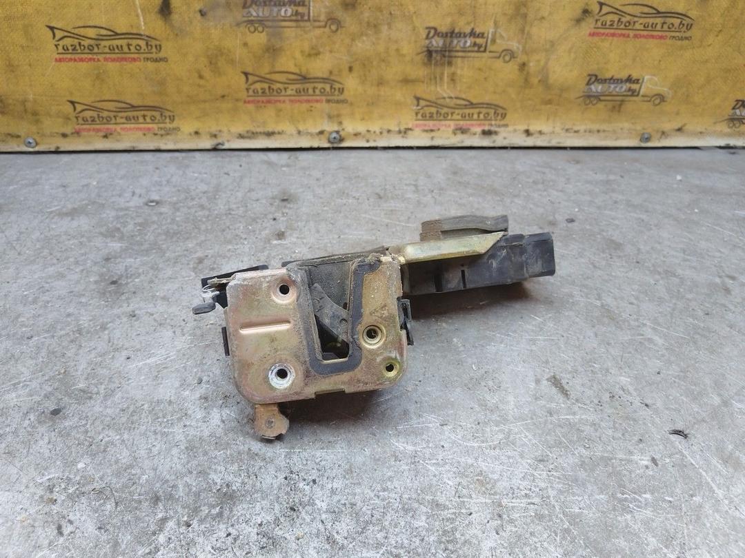 Замок двери задней левой 8TMIKD Mitsubishi Carisma