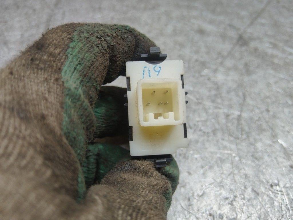 Кнопка стеклоподъемника заднего правого WUDQH6 Toyota Avensis - Фото 4