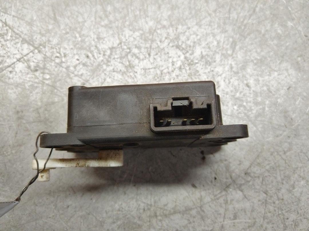 Моторчик заслонки печки OTZMNB Mazda 626 - Фото 3