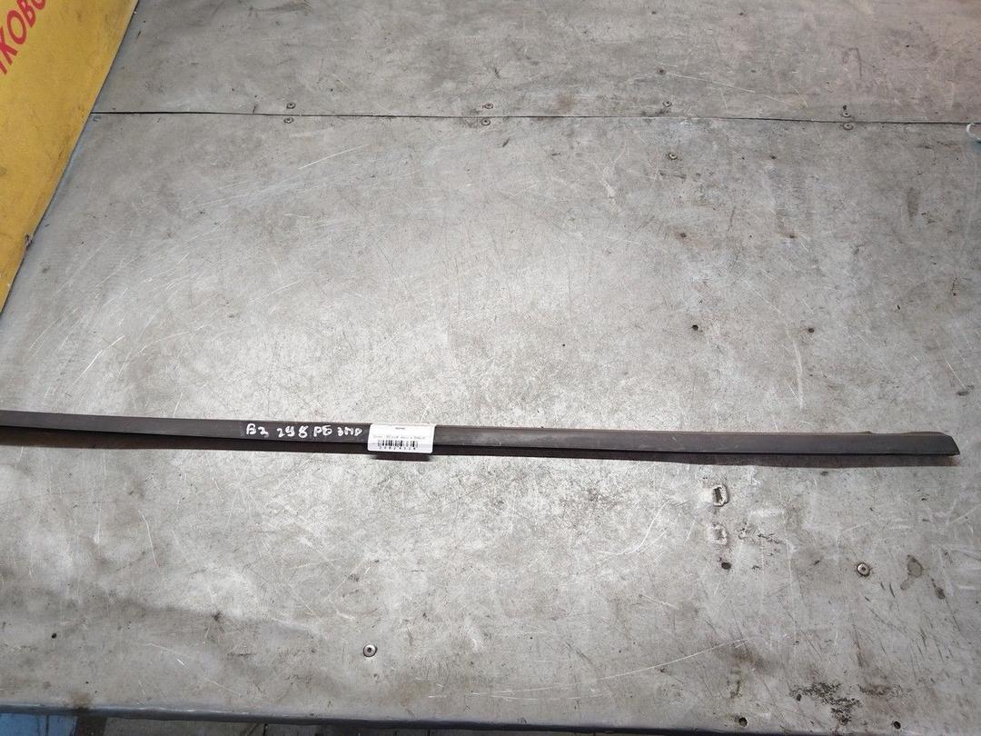 Молдинг стекла двери задней правой наружный ONRG8T Volkswagen Passat