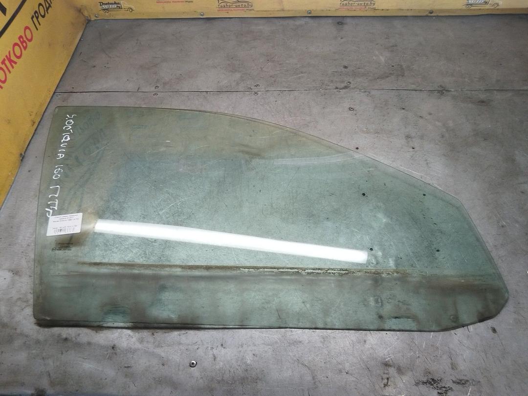 Стекло двери передней правой 0YUK1I Skoda Octavia