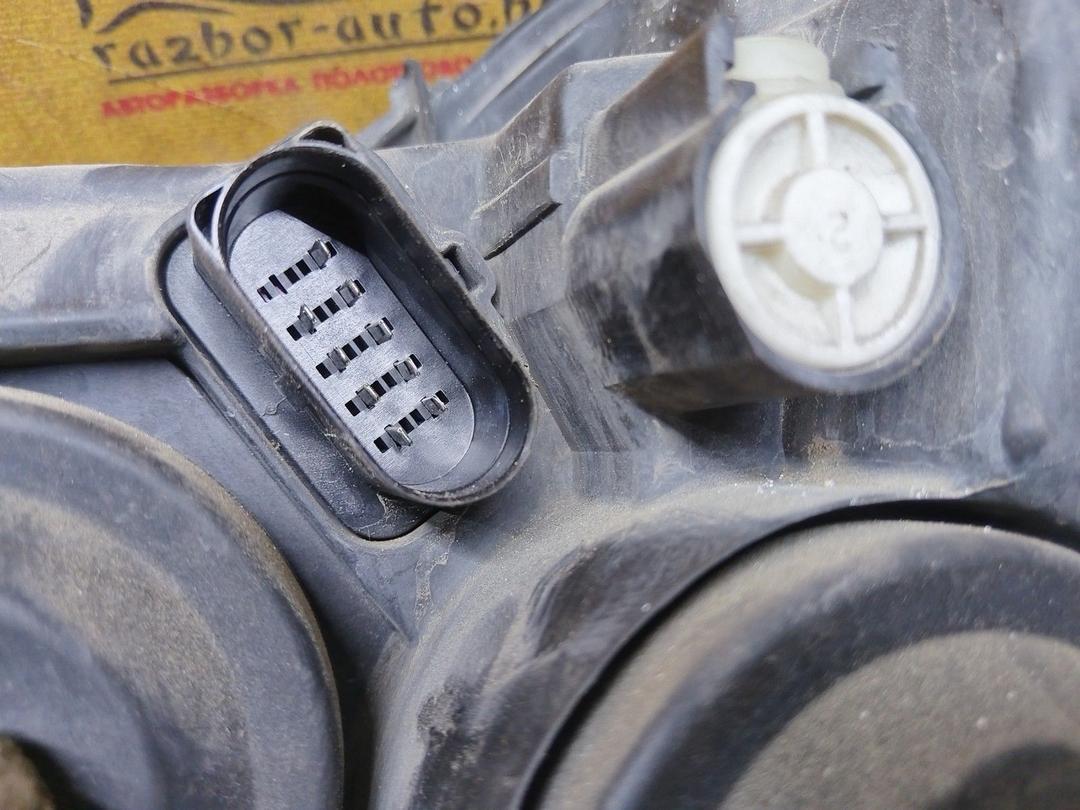 Фара правая MPEAKR Volkswagen Polo undefined