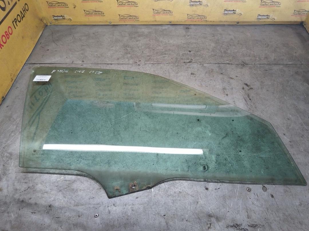 Стекло двери передней правой Z1V7CF Peugeot 406 - Фото 1