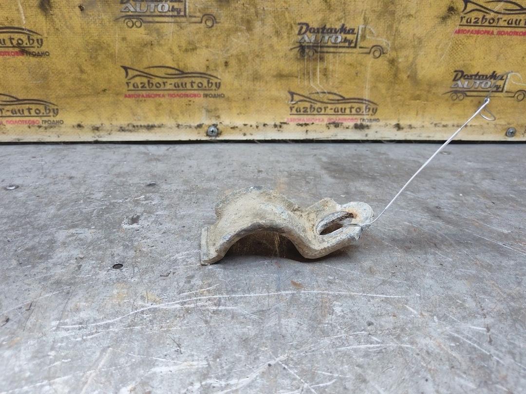 Крепление втулки стабилизатора U1FZE9 Peugeot 406