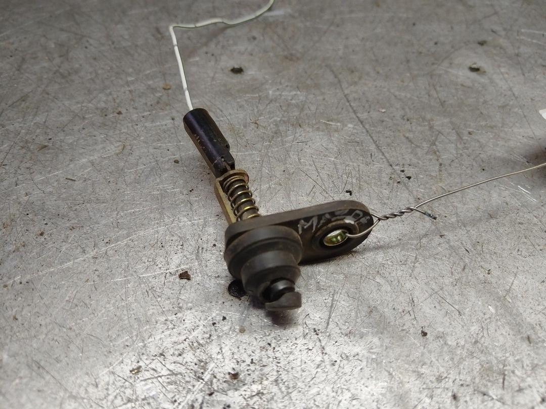 Выключатель концевой (концевик) 8DBHDI Mazda Premacy - Фото 1