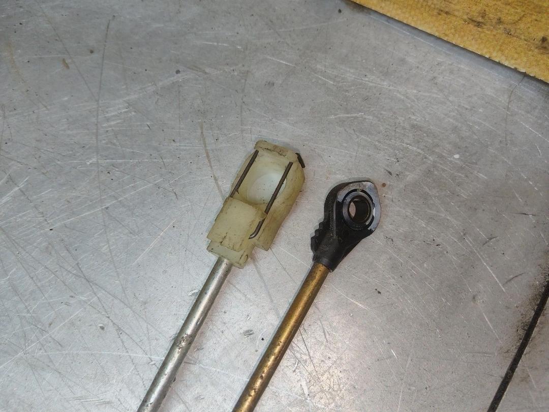 Трос кулисы КПП 6AD4D3 Mitsubishi Carisma - Фото 4