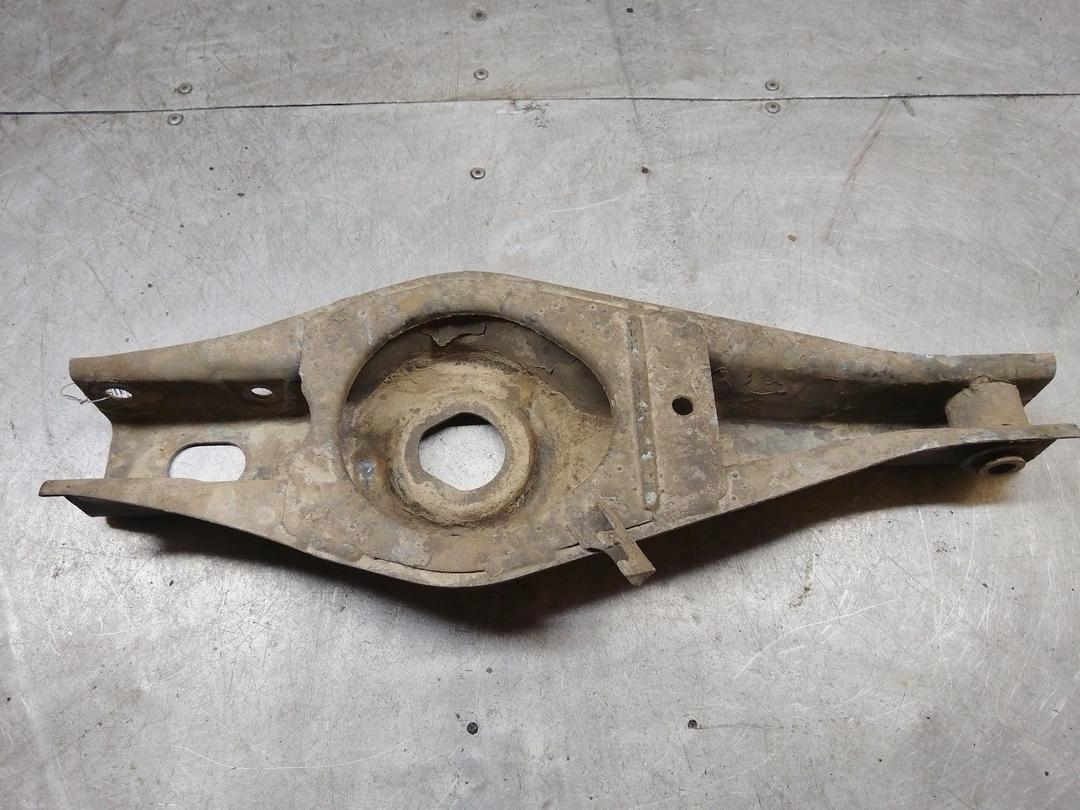 Рычаг задний левый 8BZE88 Peugeot 406 купить с доставкой