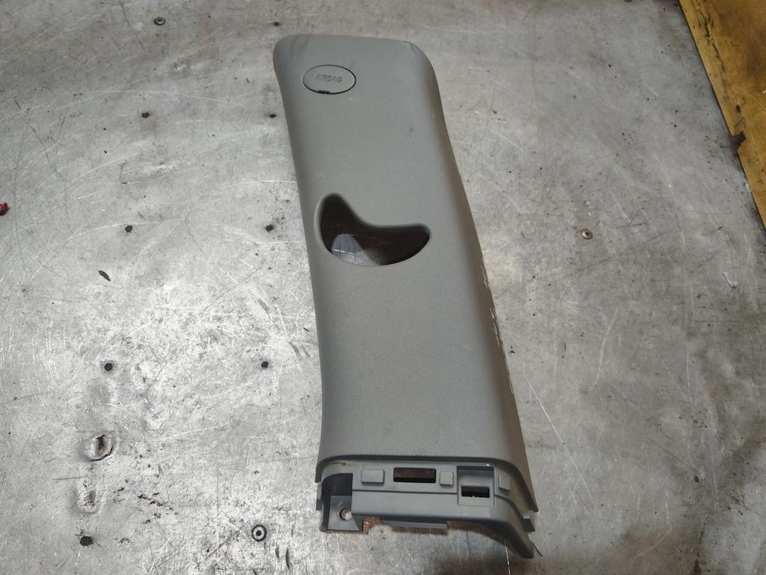 Обшивка стойки задней правой 7JX92I Kia Sorento