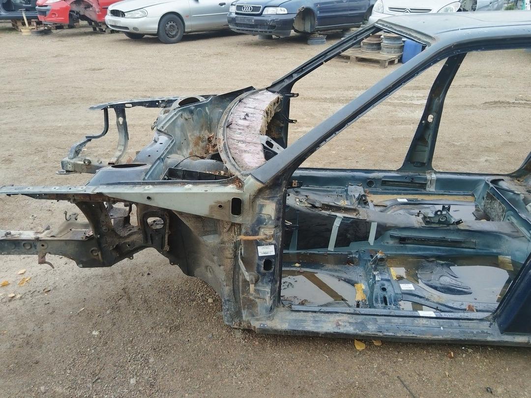 Стойка кузовная передняя левая BJ4PC7 Audi 100