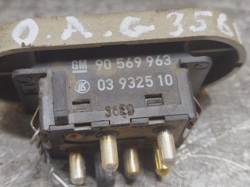 Кнопка открывания люка D83WK9 Opel Astra - Фото 3