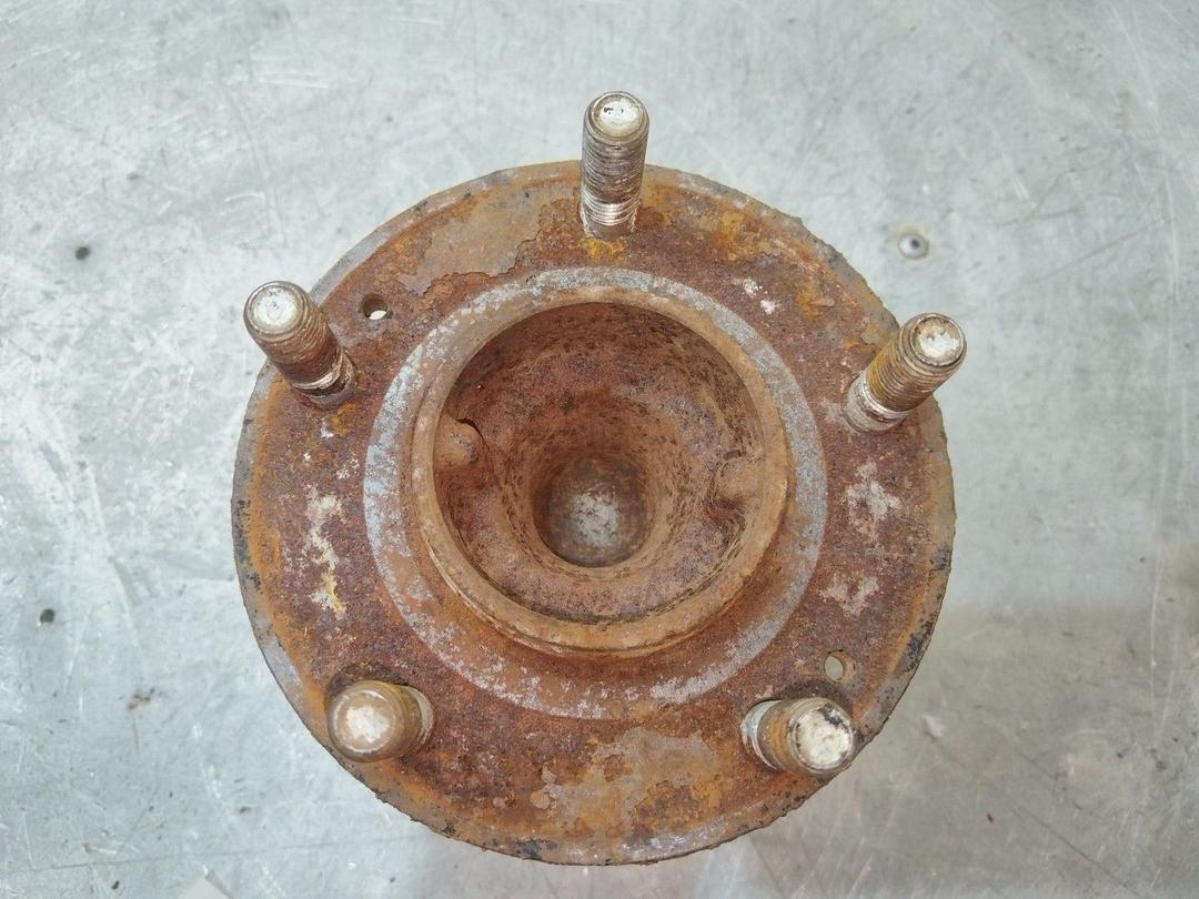 Ступица задняя правая 1U4M1U Kia Sorento