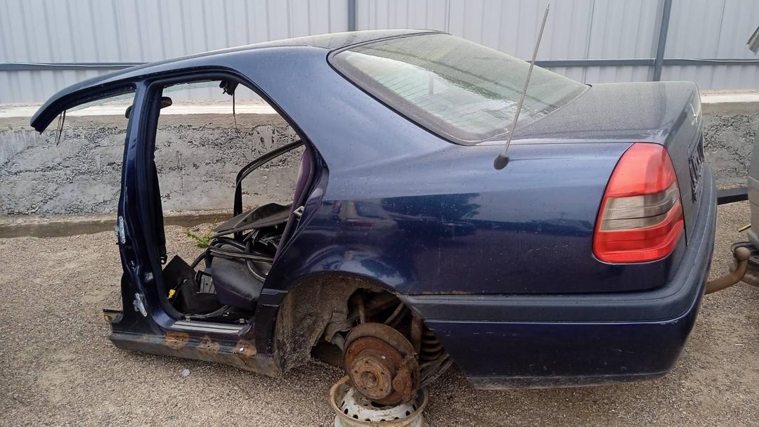 Кронштейн крепления бампера заднего 7UUI5U Mercedes C W202