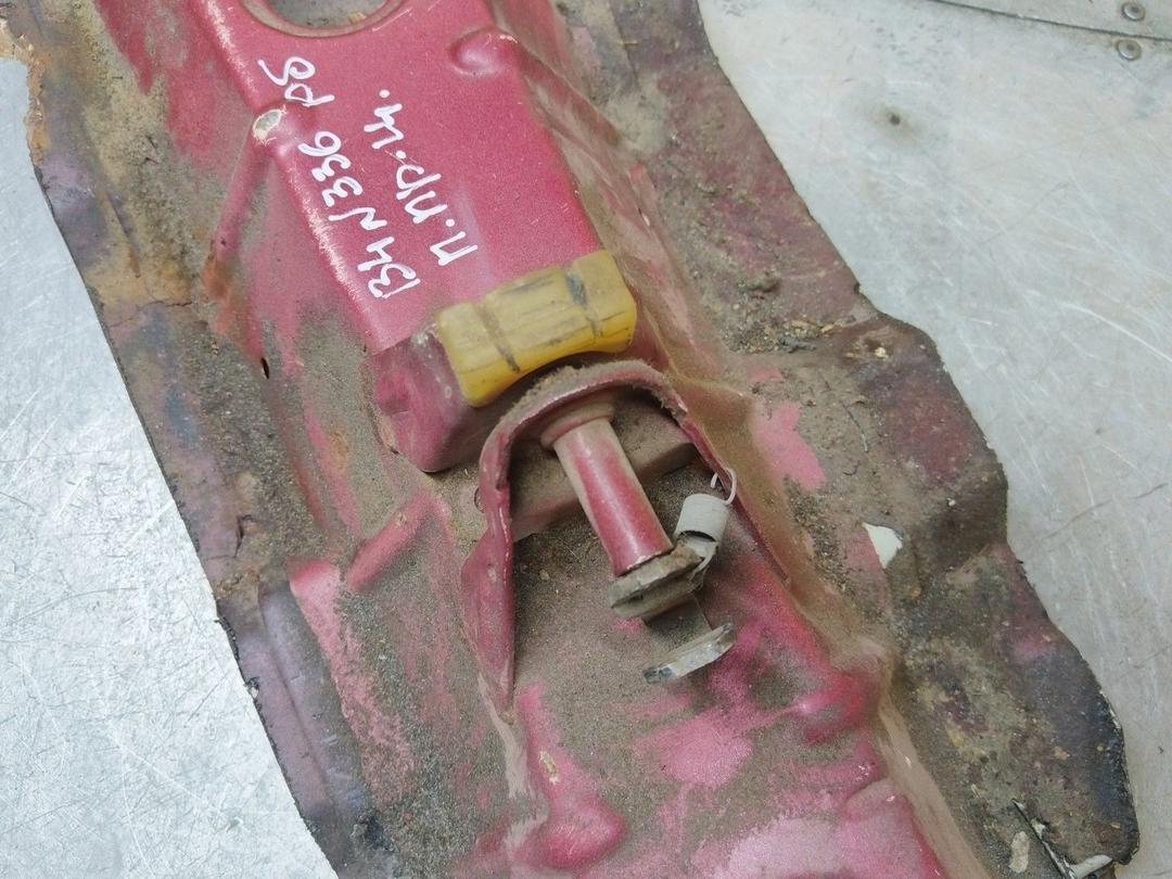 Часть кузова (вырезанный элемент) M3346R Volkswagen Passat купить с доставкой