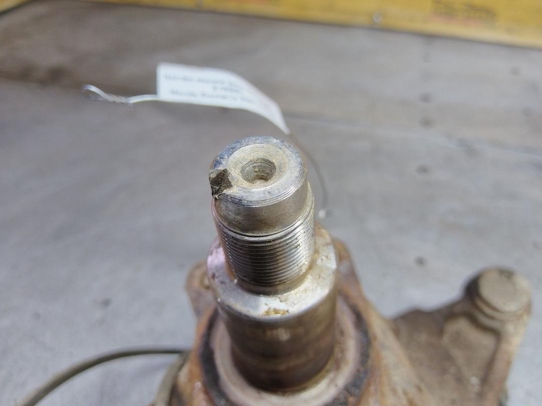 Цапфа задняя (ось ступицы) ZYSEE7 Mazda Premacy - Фото 2