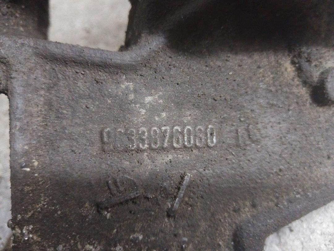 Кронштейн крепления троса КПП 1S8J0D Peugeot 406 купить в магазине запчастей бу