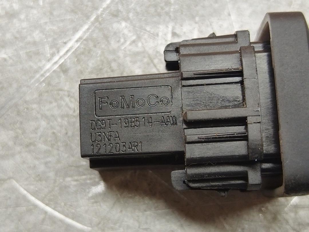 Кнопка открытия багажника HIQCHY Ford Fusion купить с доставкой