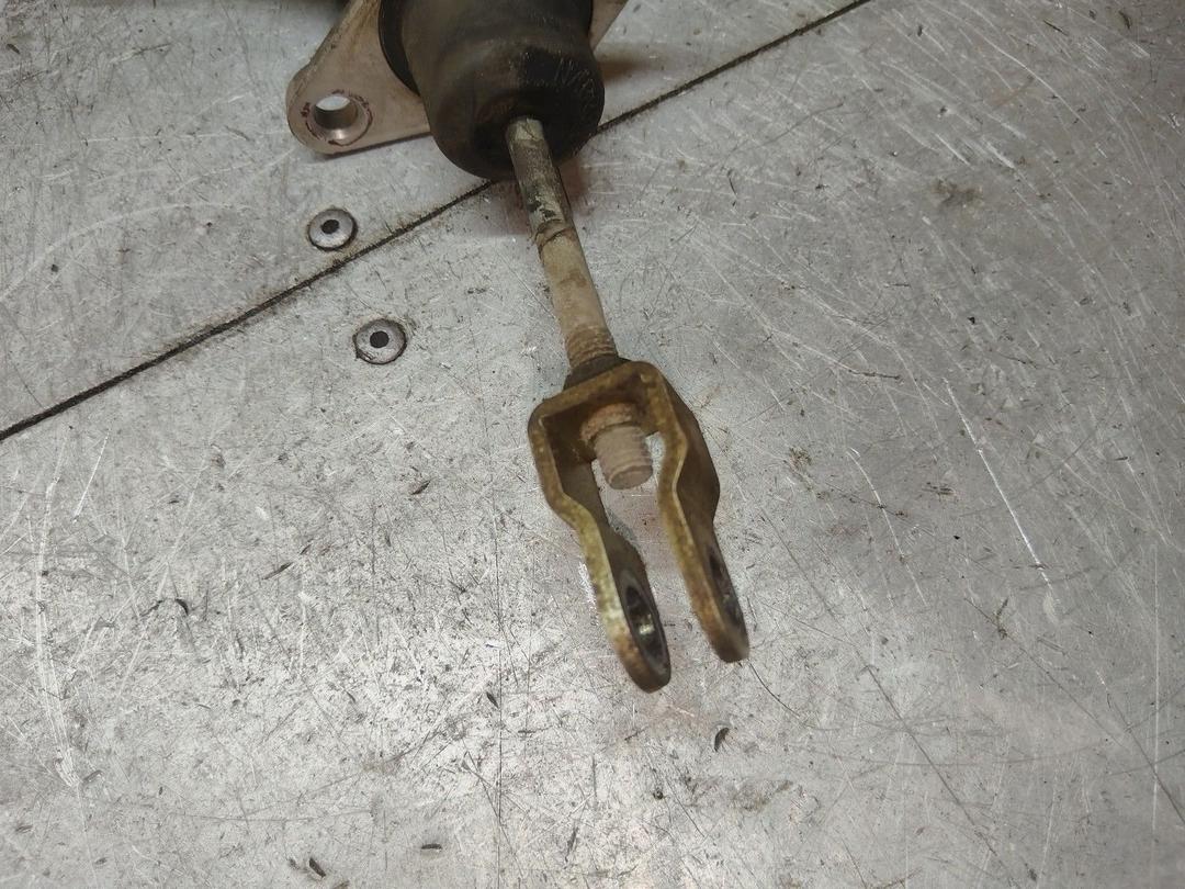 Цилиндр сцепления главный 1178P8 Mitsubishi Carisma купить