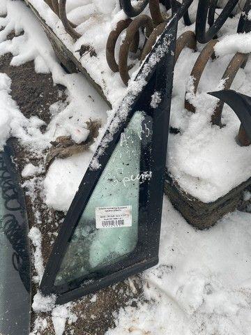 Стекло кузовное боковое правое 3T647C Audi A4