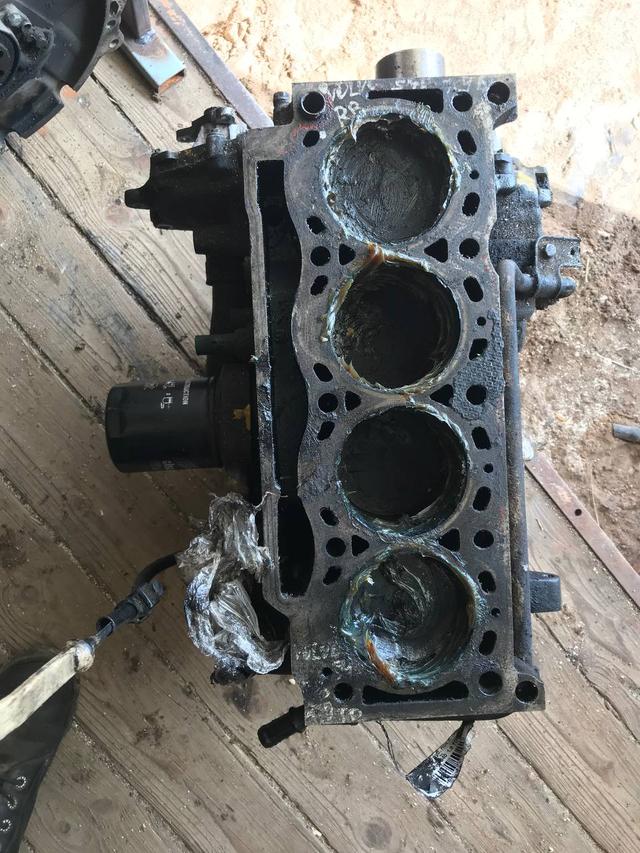 Блок цилиндров WY8VB5 Volvo S40