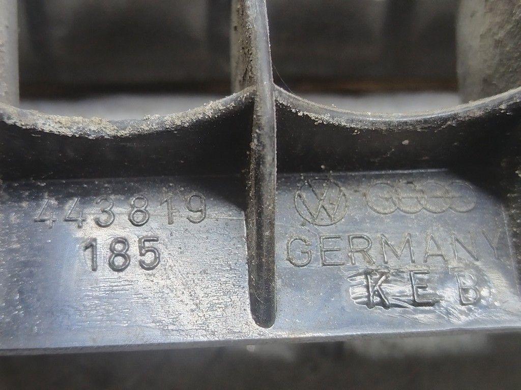 Решетка вентиляции кузова 4X9182 Audi 100 - Фото 4