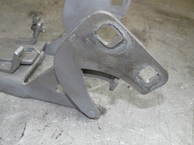 Петля капота O6XJMU Citroen Berlingo купить в магазине запчастей бу