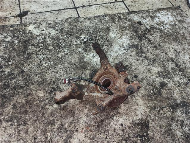 Кулак поворотный правый B538AD Opel Astra купить