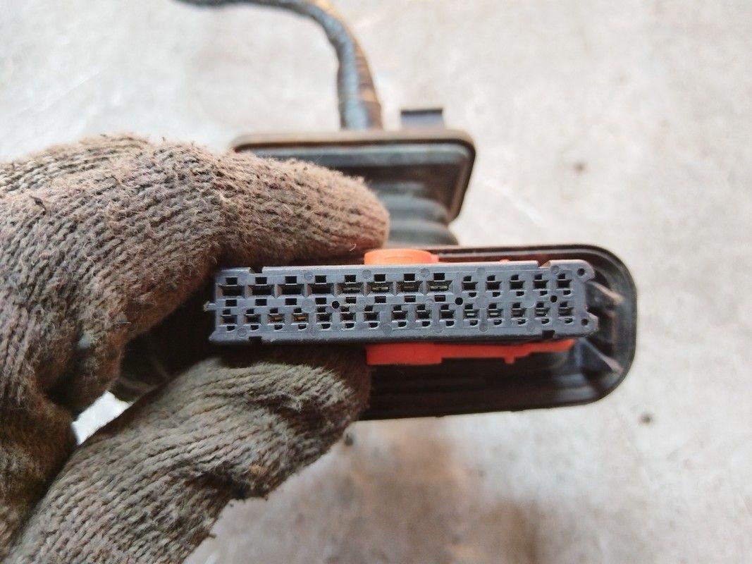 Проводка двери передней правой AU28F4 Volkswagen Passat купить