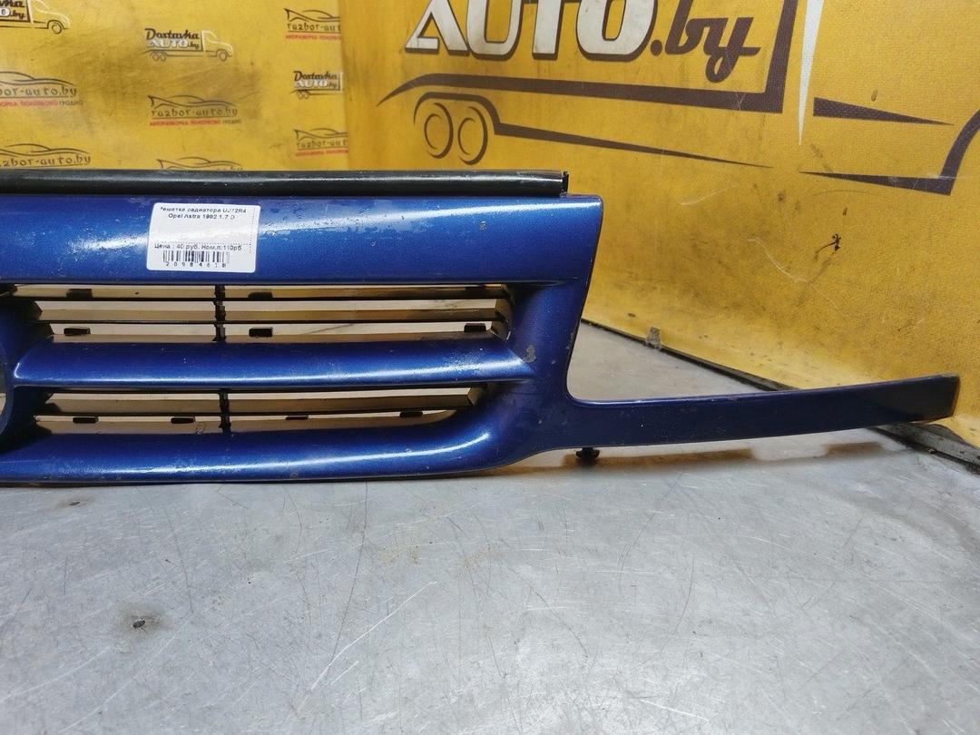 Решетка радиатора UJ72R4 Opel Astra купить с доставкой