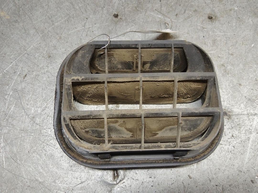 Решетка вентиляции кузова 0DGHC5 Opel Vectra - Фото 2