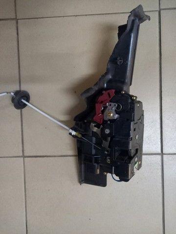 Замок двери передней правой 5ID8HJ Audi A4 - Фото 1