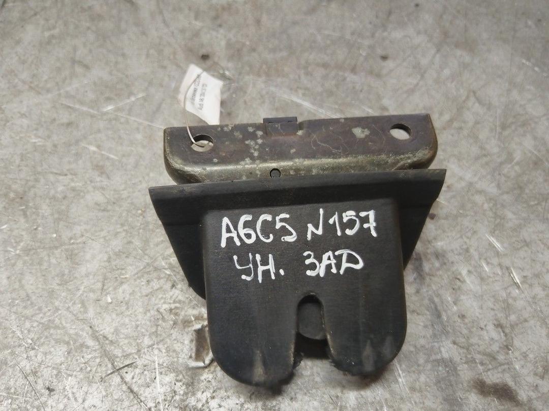 Замок багажника YZ2D56 Audi A6 - Фото 1