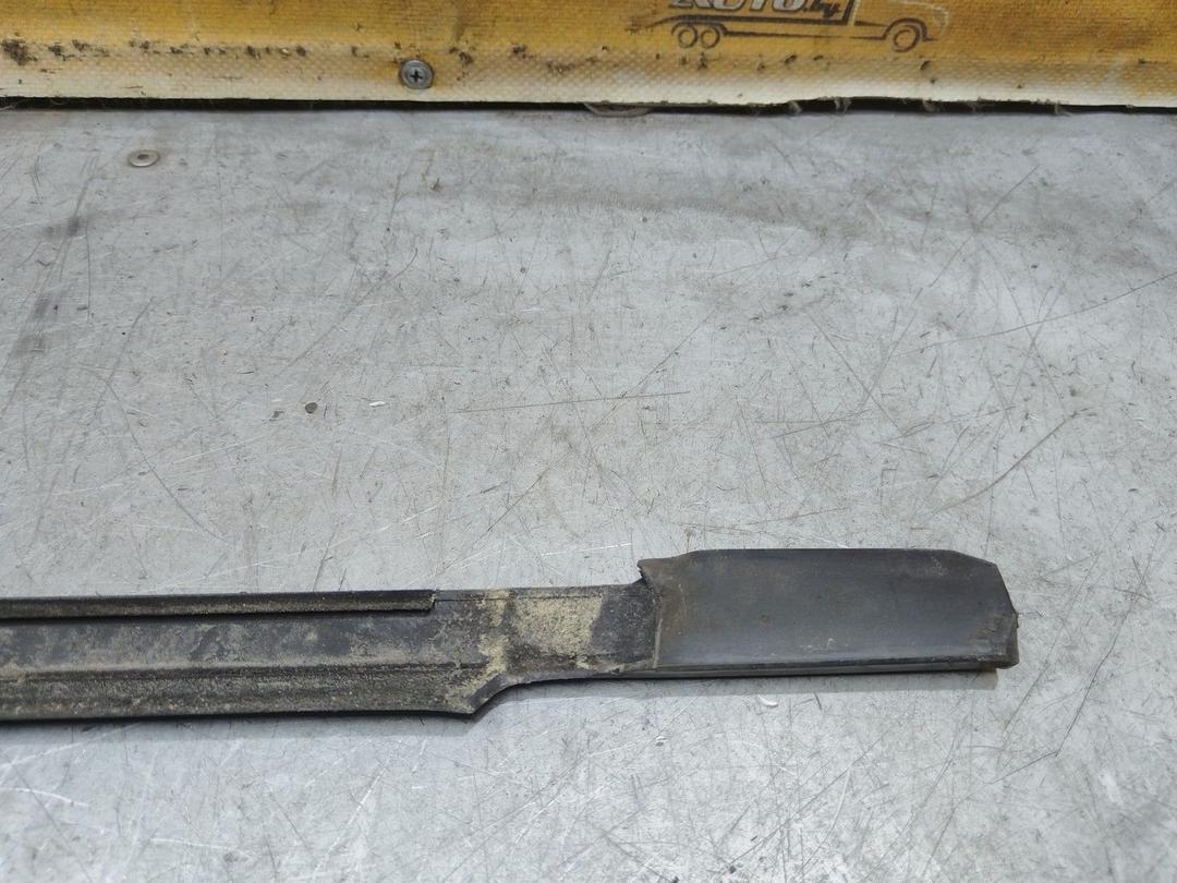 Молдинг стекла двери задней правой наружный 2AT6CY Renault Espace купить с доставкой