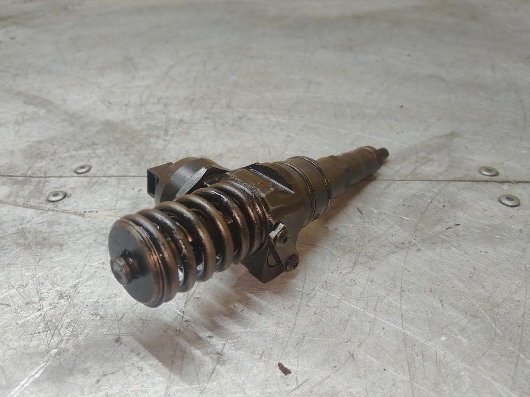 Форсунка E01739 Volkswagen Golf - Фото 2