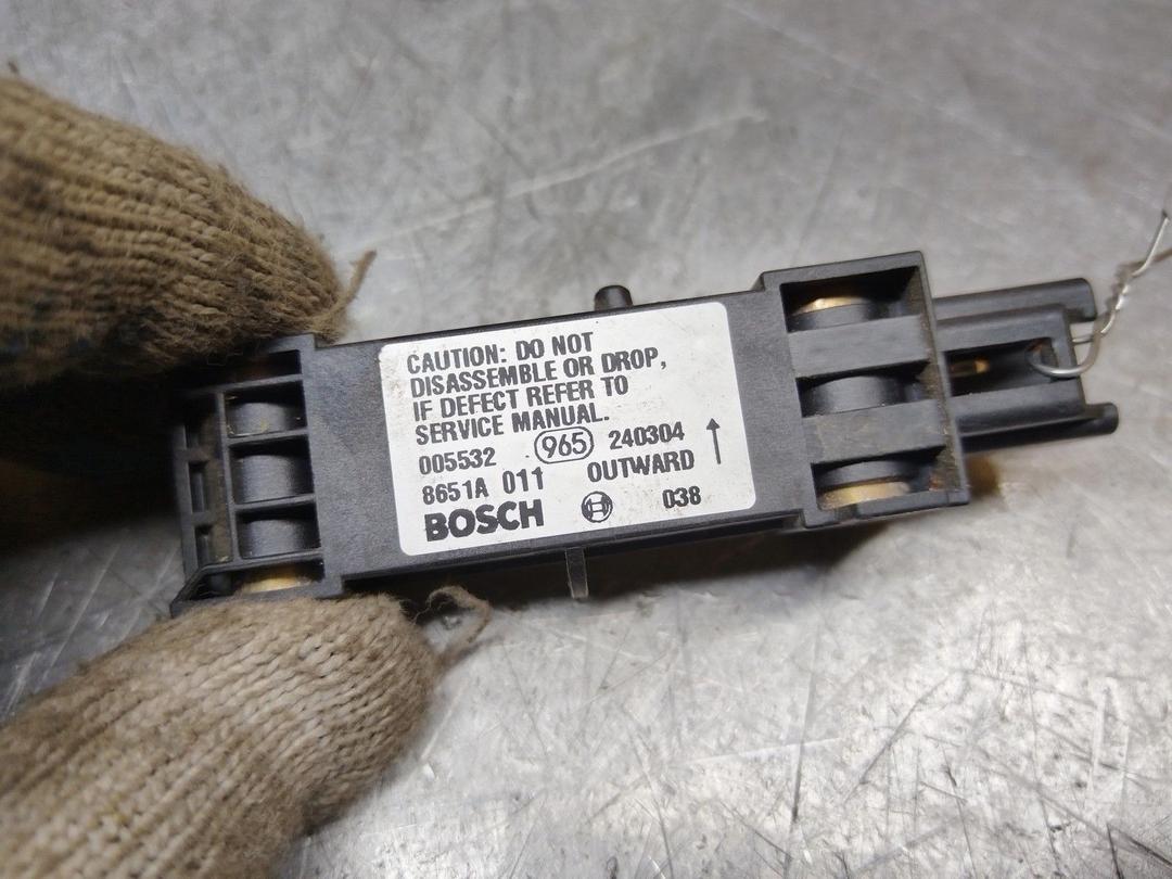 Датчик удара HZV74O Mitsubishi Carisma - Фото 4