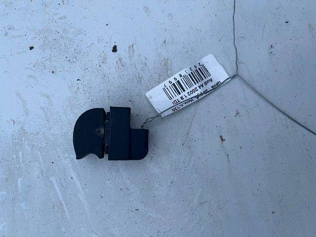 Кнопка стеклоподъемника заднего правого OYK1NC Audi A4 - Фото 1