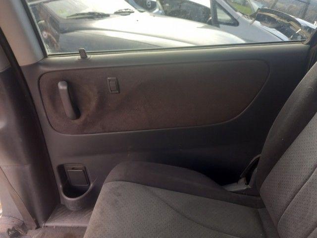 Обшивка двери задней правой (дверная карта) 0R3O07 Mazda MPV купить
