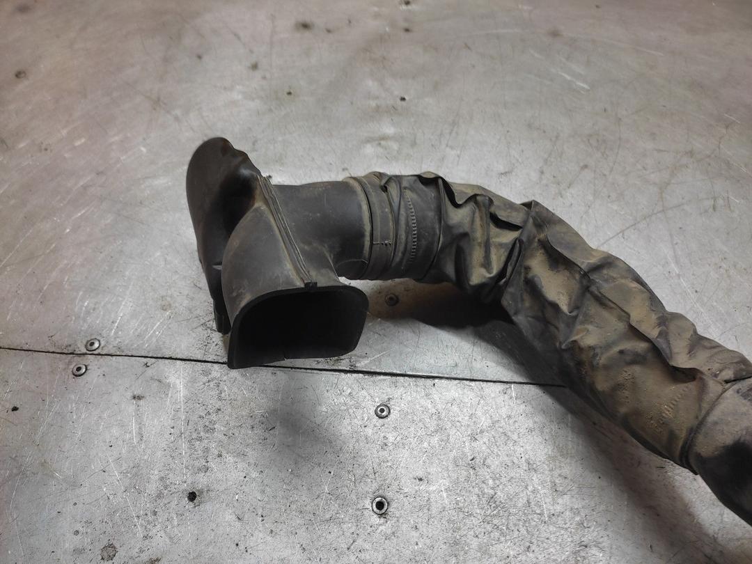 Патрубок воздушного фильтра YM5G97 Hyundai Getz - Фото 4