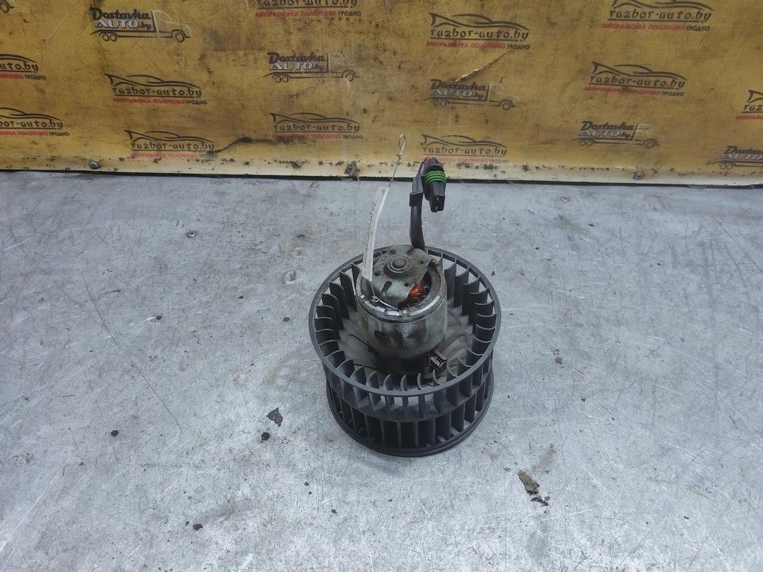 Моторчик печки 17RJF8 Renault Espace купить с доставкой