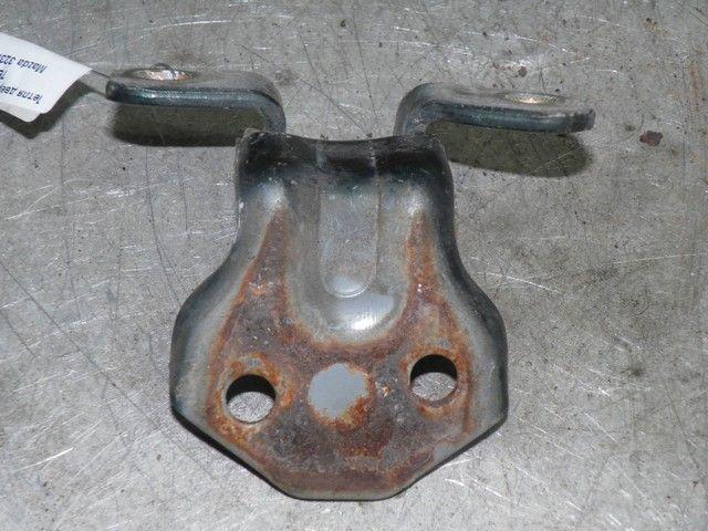 Петля двери передней левой 7EO4YQ Mazda 323F купить