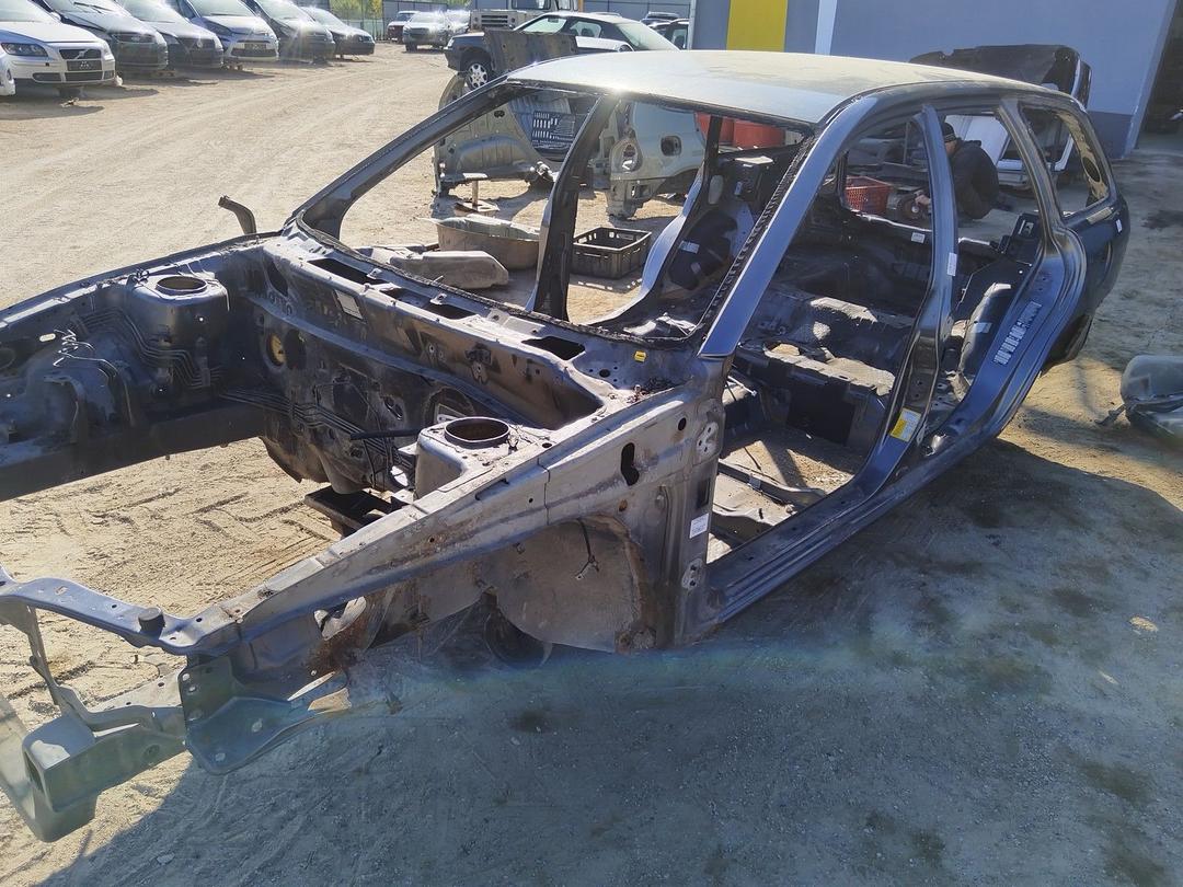 Передняя панель крепления облицовки (телевизор) 45ULQ9 Volvo V40 купить с доставкой