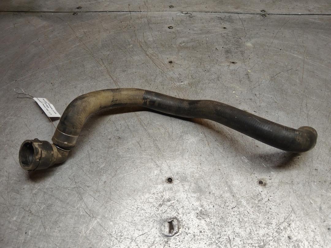 Патрубок отопителя (печки) XC1SC9 Volkswagen Passat